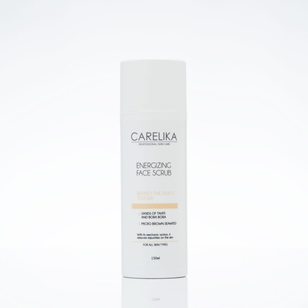 CARELIKA Energetisierendes Gesichtspeeling mit Meeresalgen-Komplex